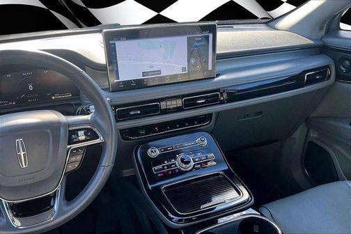 2021 Lincoln Nautilus Reserve