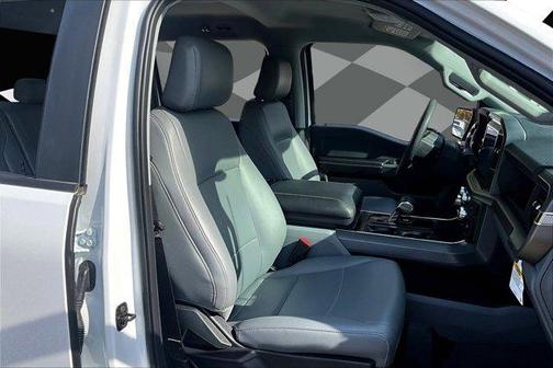 2025 Ford F-150 Lightning Pro