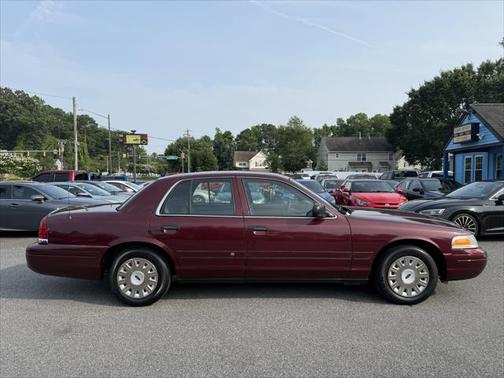 2005 Ford Crown Victoria Base