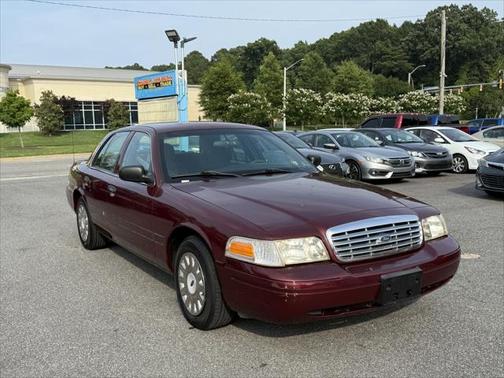 2005 Ford Crown Victoria Base