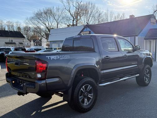 2018 Toyota Tacoma TRD Sport