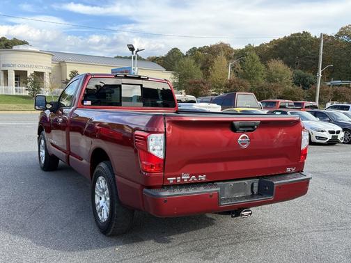 2018 Nissan Titan SV