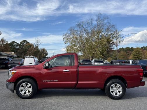 2018 Nissan Titan SV