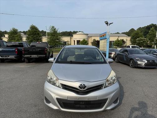 2012 Toyota Yaris L