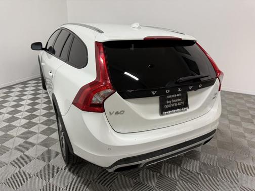 Crystal White 2016 Volvo V60 Cross Country T5