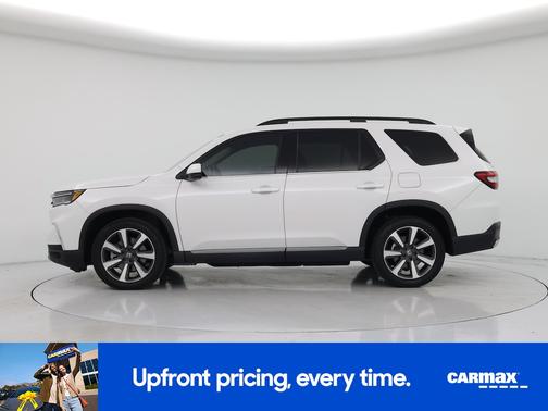 White 2023 Honda Pilot Elite
