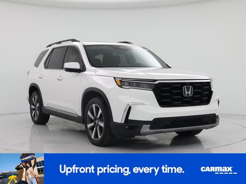 White 2023 Honda Pilot Elite