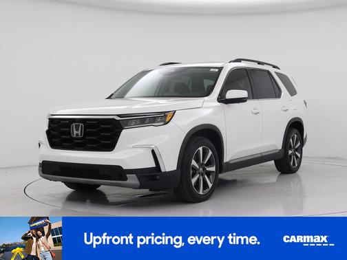 White 2023 Honda Pilot Elite