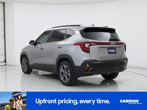 Gray 2024 Kia Seltos S