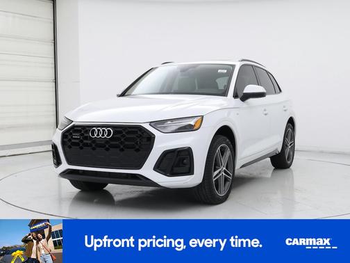 White 2023 Audi Q5 e S-Line Premium Plus