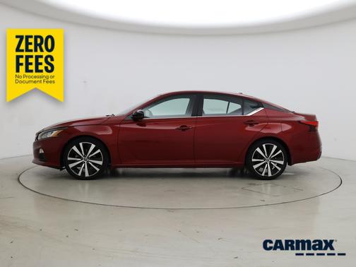 Red 2019 Nissan Altima SR