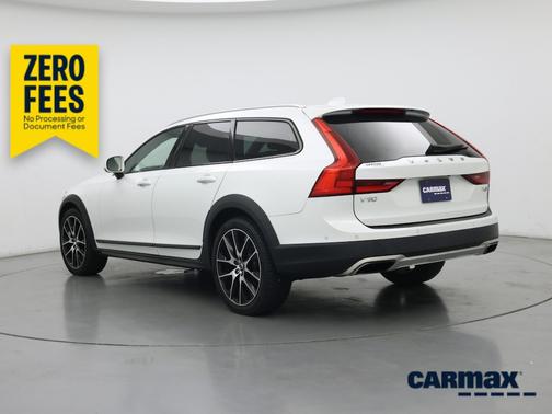White 2018 Volvo V90 T6 Cross Country