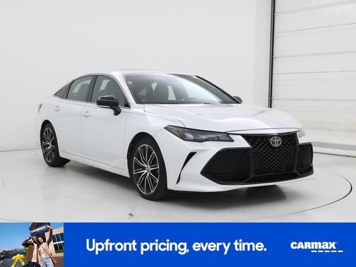 White 2019 Toyota Avalon XSE