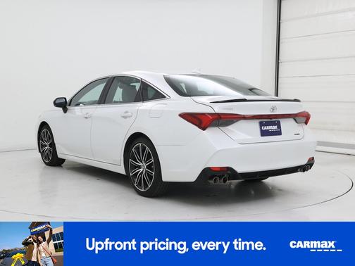 White 2019 Toyota Avalon XSE