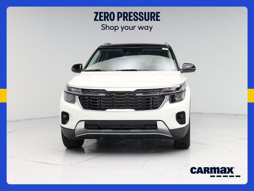 White 2026 Kia Seltos S