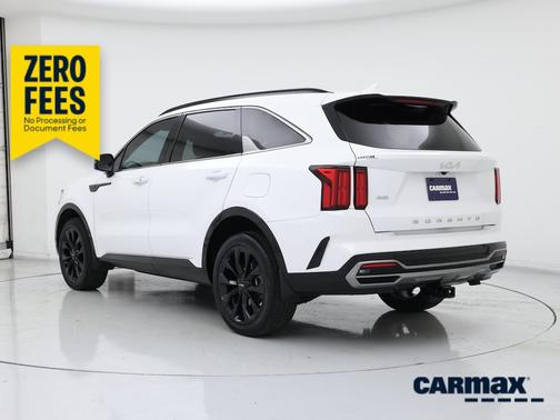 White 2022 Kia Sorento SX