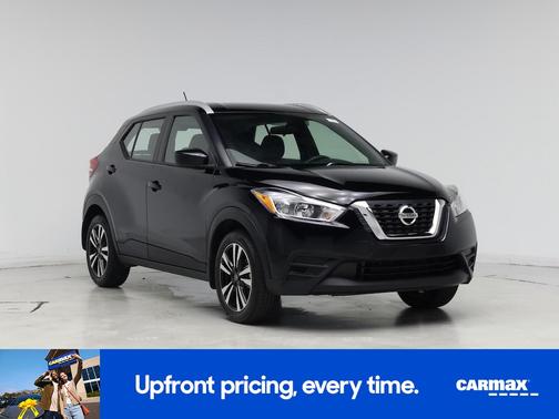 Black 2019 Nissan Kicks SV
