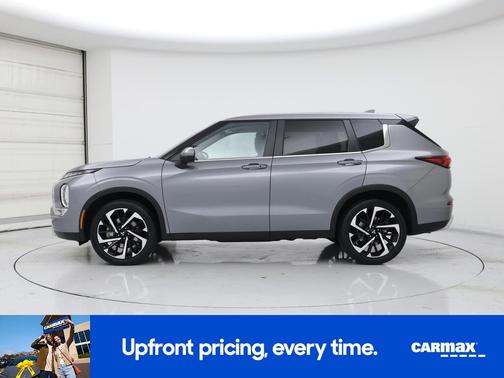 Silver 2024 Mitsubishi Outlander SE