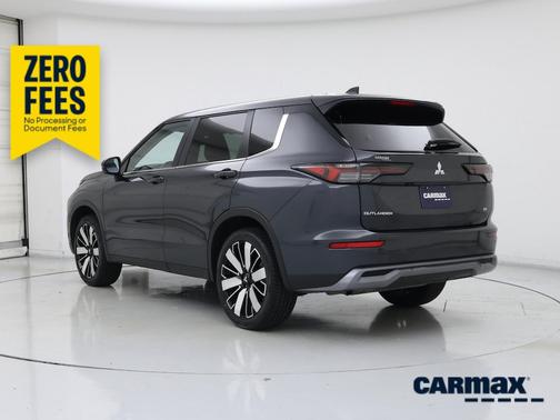 Gray 2025 Mitsubishi Outlander SE