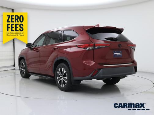 Red 2021 Toyota Highlander XLE
