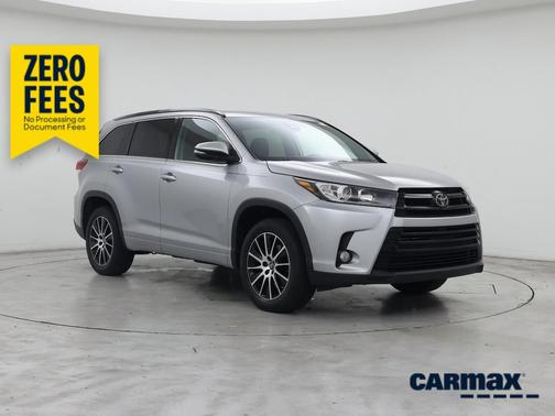 Silver 2018 Toyota Highlander SE