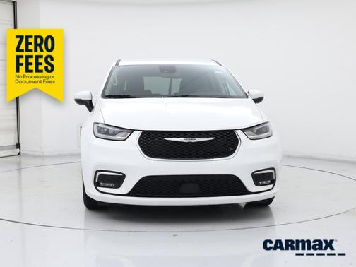White 2023 Chrysler Pacifica Touring L