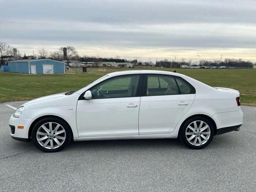 2010 Volkswagen Jetta Wolfsburg Edition