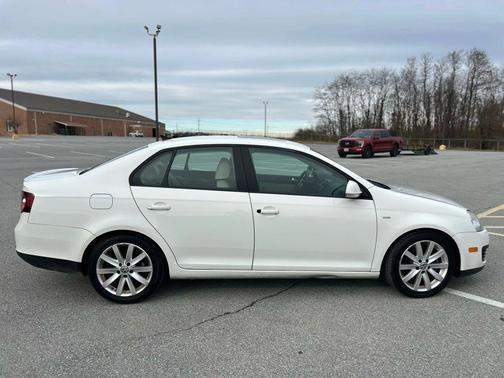 2010 Volkswagen Jetta Wolfsburg Edition