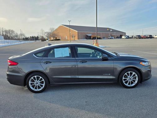 2019 Ford Fusion Hybrid SE