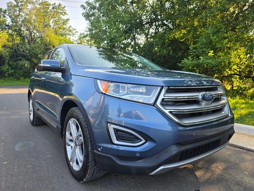 Blue 2018 Ford Edge Titanium