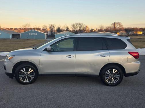 2019 Nissan Pathfinder SV