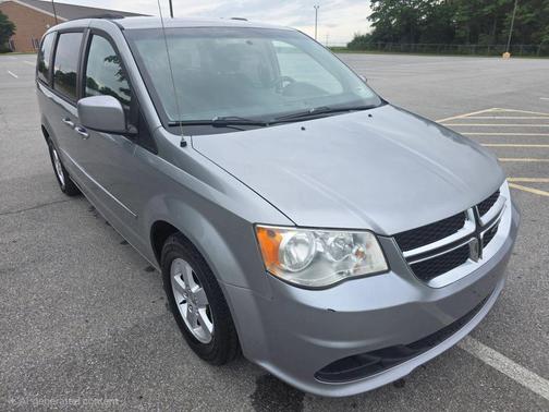 Silver 2013 Dodge Grand Caravan SXT