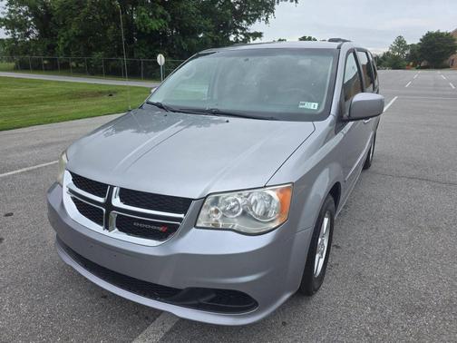Silver 2013 Dodge Grand Caravan SXT