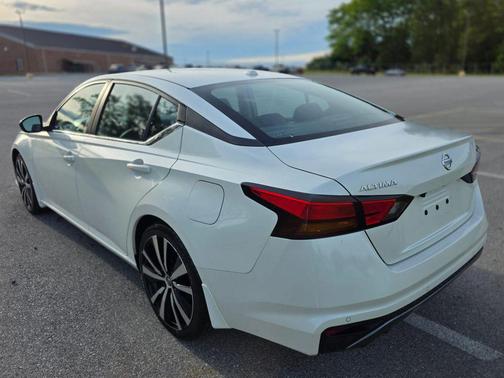 White 2020 Nissan Altima SR FWD