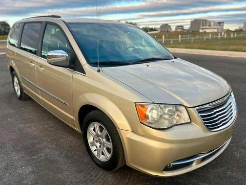 2012 Chrysler Town & Country Touring-L