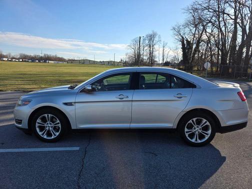 2016 Ford Taurus SEL