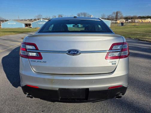 2016 Ford Taurus SEL