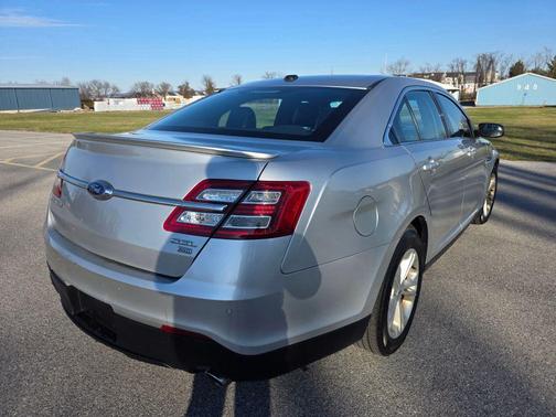 2016 Ford Taurus SEL