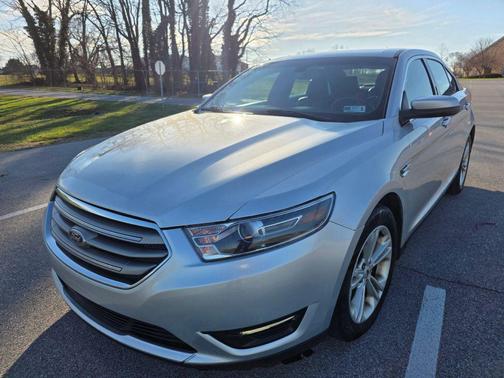 2016 Ford Taurus SEL