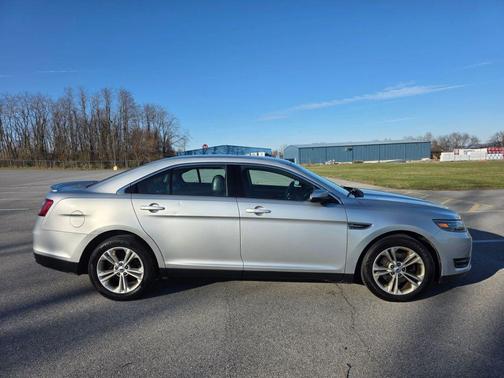 2016 Ford Taurus SEL