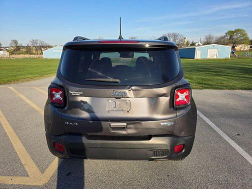 Gray 2019 Jeep Renegade Latitude