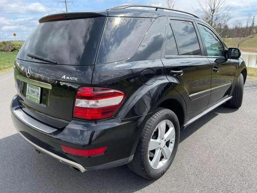 Black 2009 Mercedes-Benz M-Class 4MATIC