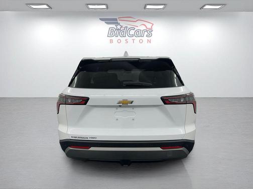 Summit White 2026 Chevrolet Equinox LT