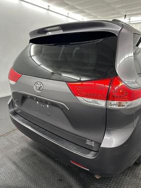 2014 Toyota Sienna XLE