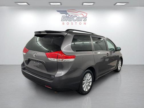 2014 Toyota Sienna XLE