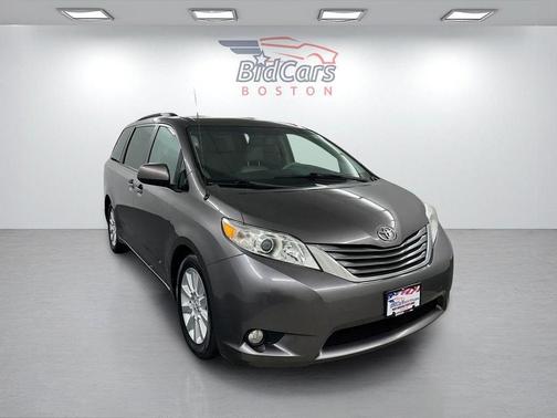 2014 Toyota Sienna XLE