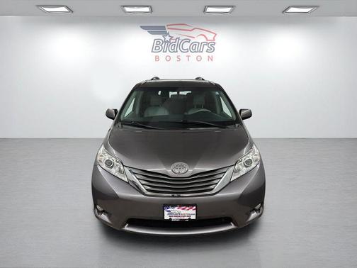 2014 Toyota Sienna XLE