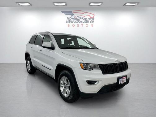 Bright White Clearcoat 2017 Jeep Grand Cherokee Laredo