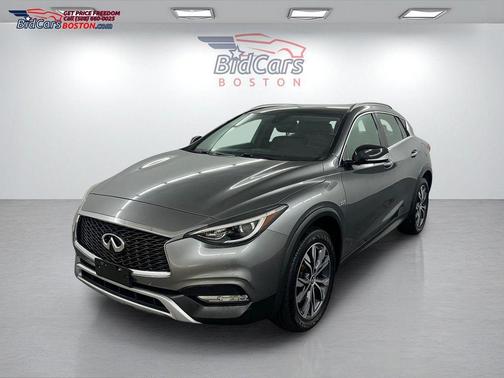2017 INFINITI QX30 Premium