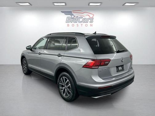 Pyrite Silver Metallic 2020 Volkswagen Tiguan 2.0T SE